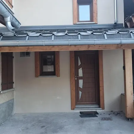 Maison + Jardin Vue Sur Les Montagnes Hébergement de vacances Barcelonnette