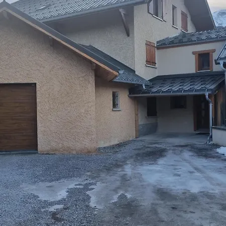 Maison + Jardin Vue Sur Les Montagnes Hébergement de vacances